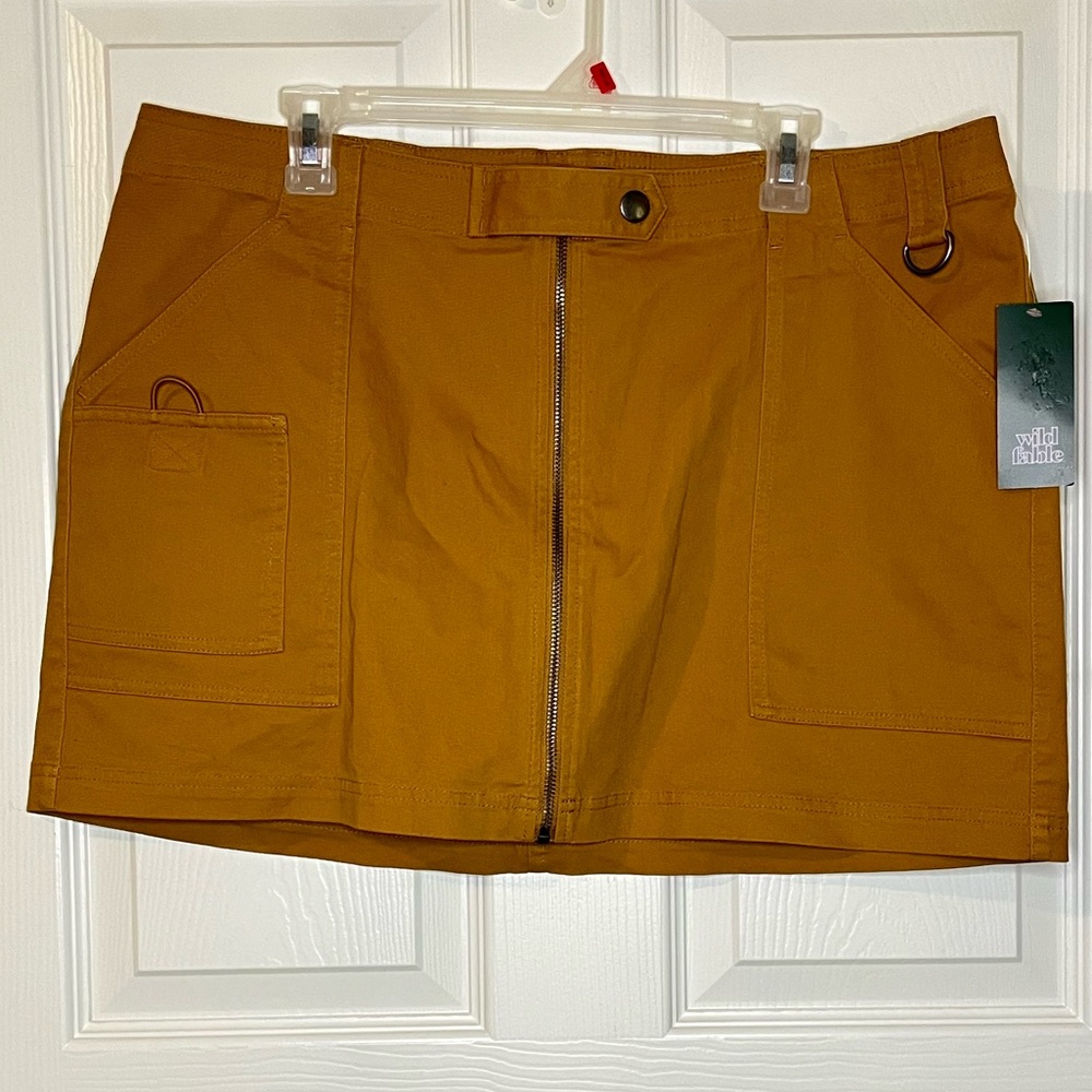 NWT Wild Fable Khaki Cargo Mini Skirt with Zipper